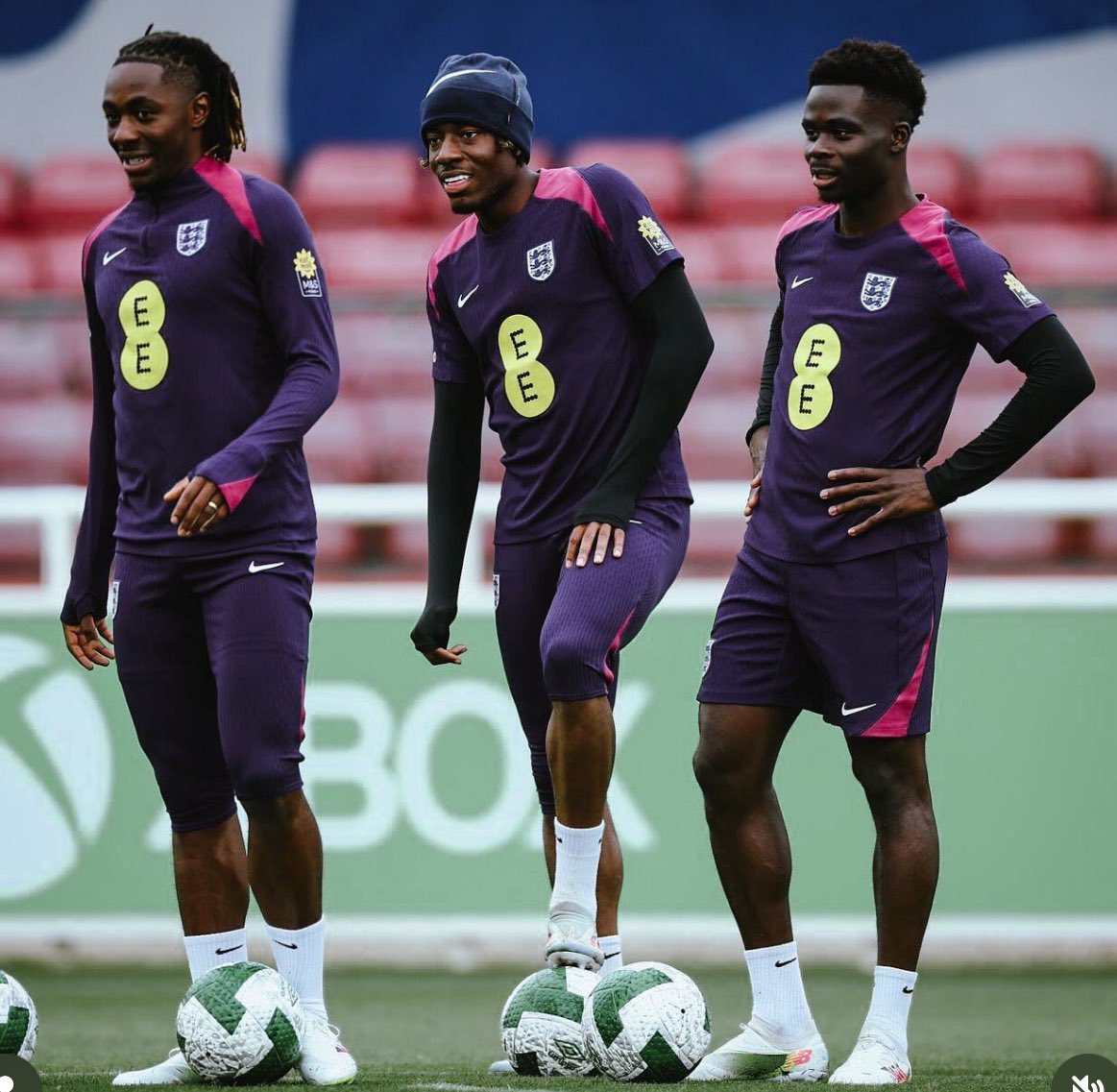 🦁 4 joueurs sont appelés par Thomas Tuchel : 

🏴󠁧󠁢󠁥󠁮󠁧󠁿 Madueke, Eze, Rice et Lewis-Skelly. 

White manque le rassemblement pour cause de blessure.