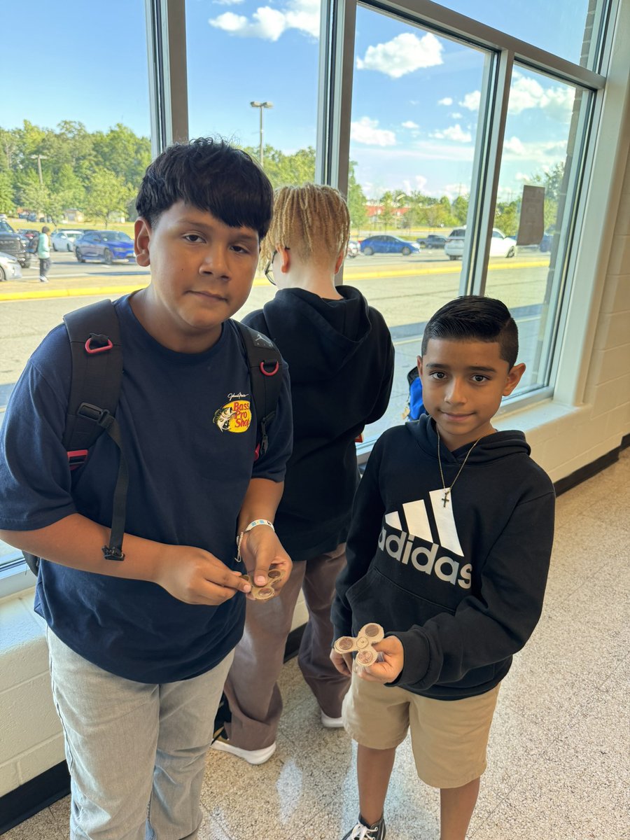 theBotMother (@correafae) on Twitter photo New season, new game. We wrapped up robotics tryouts with an engineering challenge…make your own fidget spinner! <a href="/PotomacMS/">Potomac MS</a> #PTMSpantherbots New season, new game. We wrapped up robotics tryouts with an engineering challenge…make your own fidget spinner! <a href="/PotomacMS/">Potomac MS</a> #PTMSpantherbots