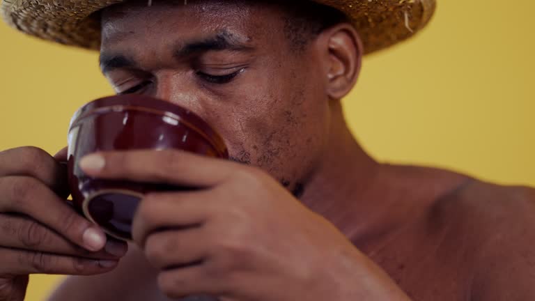 affordable_gold's tweet photo. 😂 “When the tea is bitter but you remember you have Affordable Gold Honey… LIFE IS SWEET AGAIN 🍯😂”
#Fridayvibe https://t.co/5ZwomRlNQl