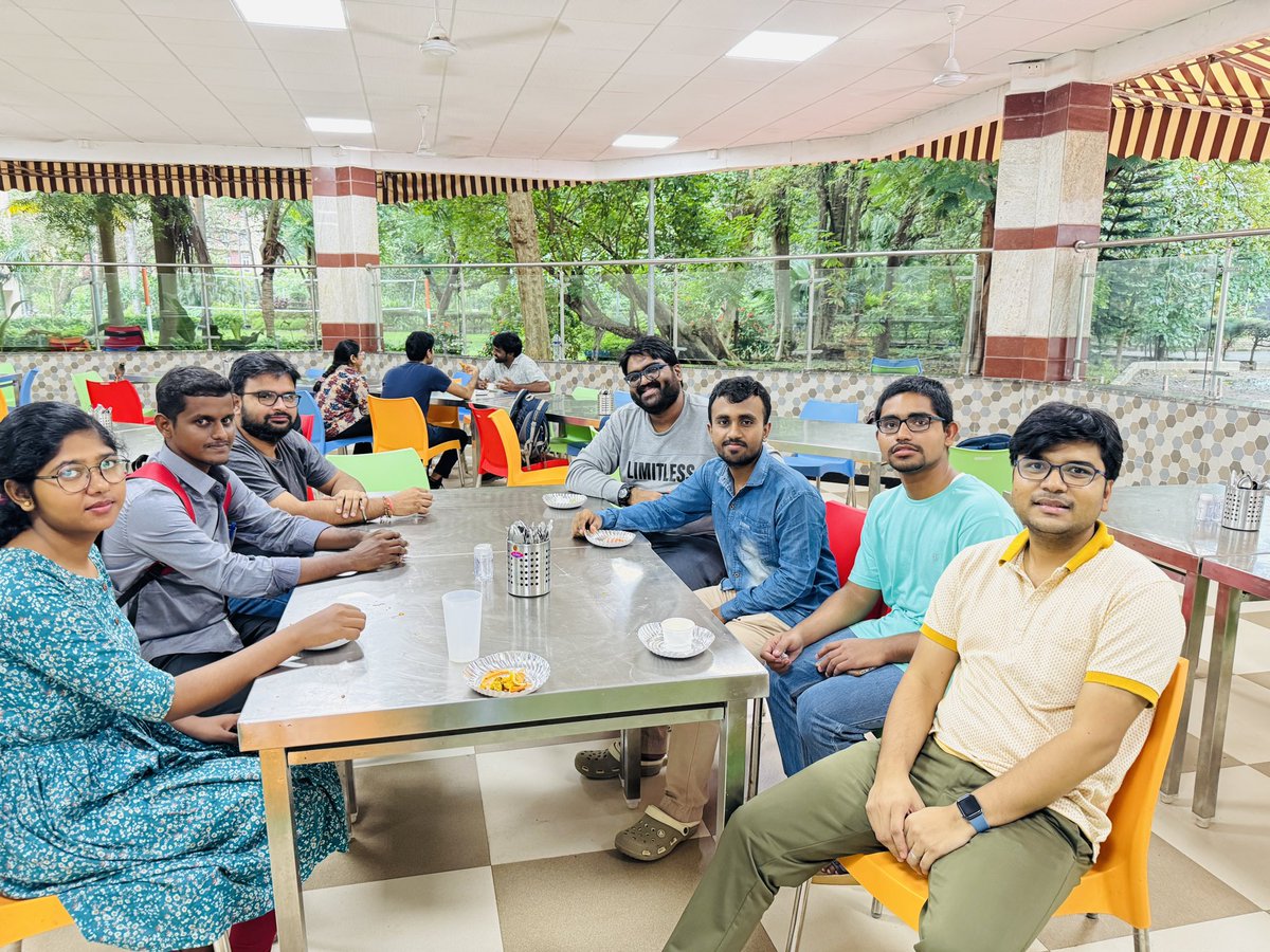 SBiswas_Chem's tweet image. Had a fantastic discussion with the new PhD &amp;amp; I-PhD cohort at DCS, @TIFRScience Mumbai! Discussed materials spectroscopy, ultrafast dynamics, during lab rotation. Wishing everyone a successful research journey ahead. #TIFR #DCS #MaterialsScience #Research #UltrafastSpectroscopy