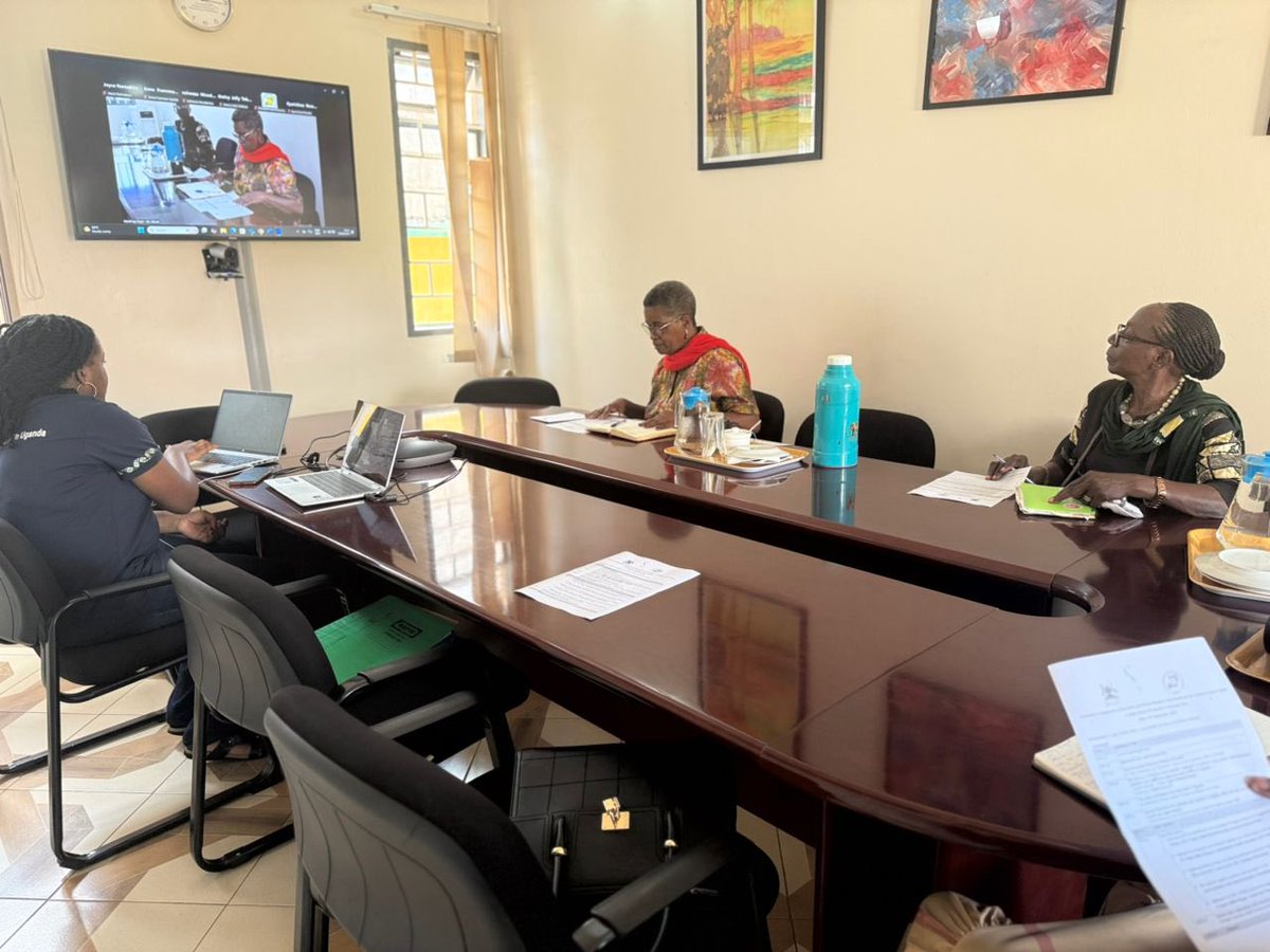 NajibSsesanga's tweet image. Dr. Ekiria Kikule, Principal at the Institute of Hospice &amp;amp; Palliative Care in Africa, is chairing today’s PCAU Update. 

Her leadership continues to inspire stronger, compassionate cancer care across Uganda.  

#PalliativeCareUg | @UWOCASOfficial