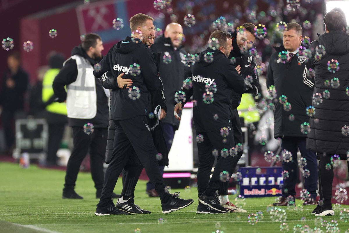 Players Potter chose: 

Diouf - 20 
Hermansen - 25
Fernandes - 21
Magassa - 21 

Players Sullivan chose:

Wilson - 33
Walker-Peters - 28

Trust the manager. Trust the rebuild. It’s time to kick on. ⚒️