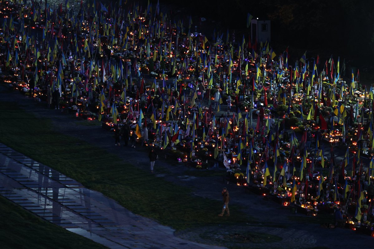 Day of Remembrance of Ukraine’s Defenders.
We honor their courage.
We remember their sacrifice.

(photo by Roman Baluk)