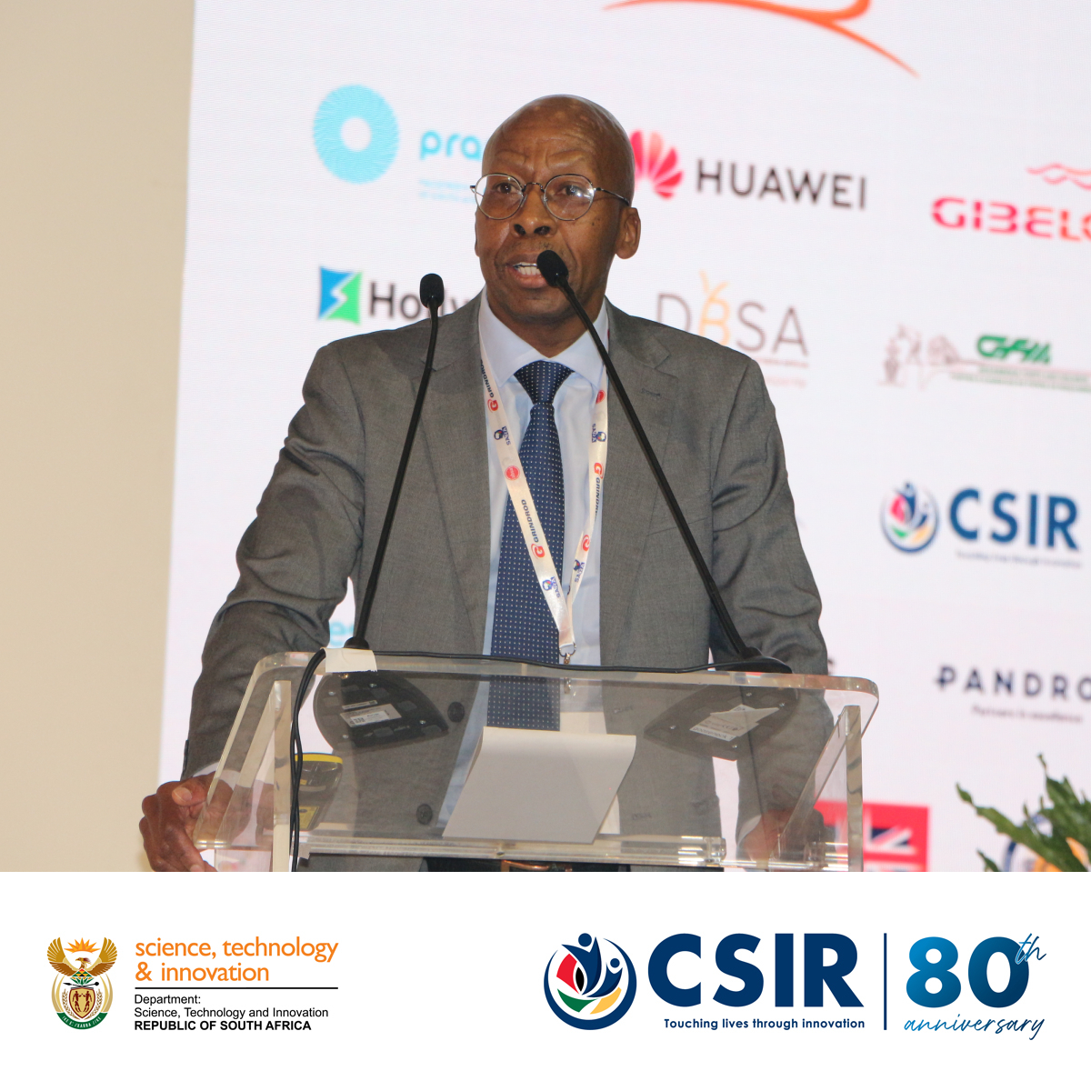 Recently, #TeamCSIR Group Executive: Smart Society Dr Sandile Malinga shared a vision for the future of rail innovation through research and development at the #SARARail2025 conference. His presentation highlighted the CSIR’s Logistics Observatory platform, which delivers