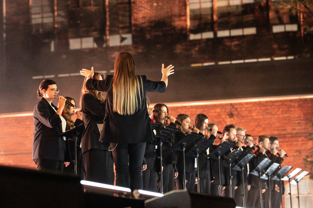 NCK_PL's tweet photo. Wczoraj w #StoczniaGdańska odbył się finałowy koncert plebiscytu „Nasza Solidarność. A to nam się udało!” z okazji 45-lecia #Solidarność. Retransmisja: 31.08, 17:35, TVP1. Więcej info ➡ https://t.co/yQstyFwdcA @ecsgdansk @kultura_gov_pl  @TelewizjaPolska Fot. N. Młudzik / TVP https://t.co/MkbsyobPmX