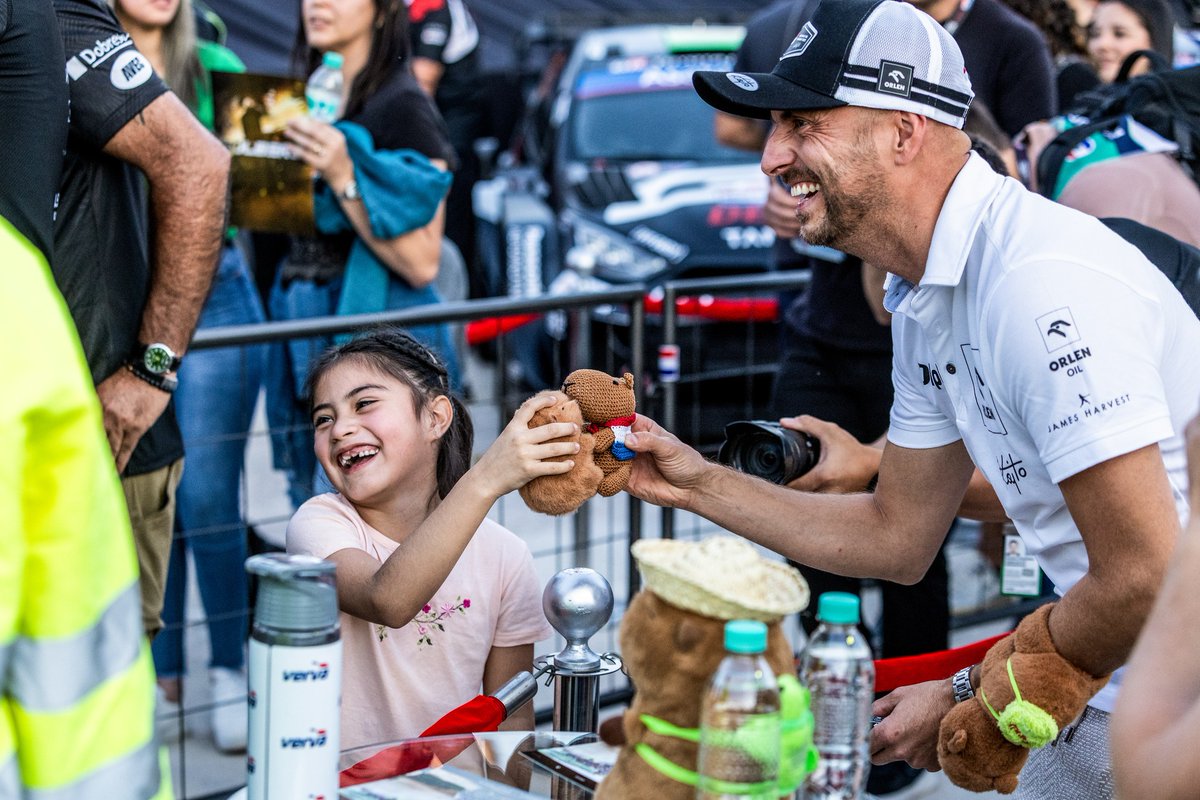 Kajetan Kajetanowicz tweet media