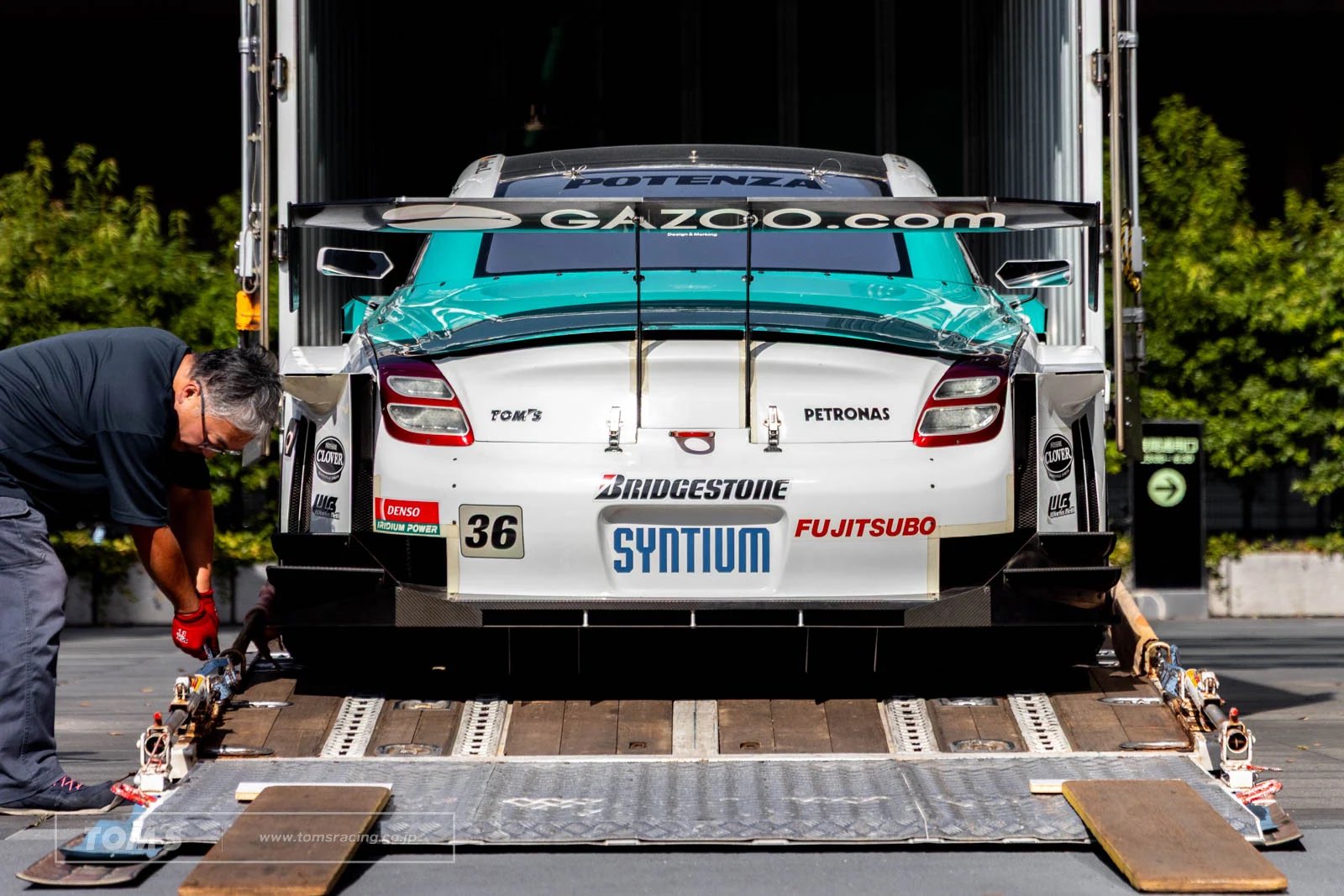 【直筆サイン入り】 PETRONAS TOM'S SC430 SUPER GT TOM'S Racing on X: 