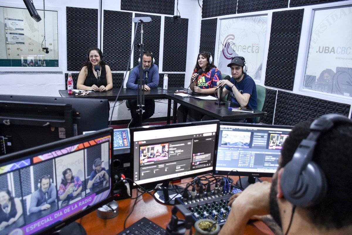 conecta_estudio's tweet image. Este miércoles 28-08 celebramos el día de la radiodifusión Argentina, con un programa especial.

Hablamos con El Secretario de Extensión y Bienestar Estudiantil del CBC @camilovedia 

Jugamos y nos divertimos haciendo radio.

Reviví el programa aquí 👇
youtube.com/live/5_HSmR6w3…