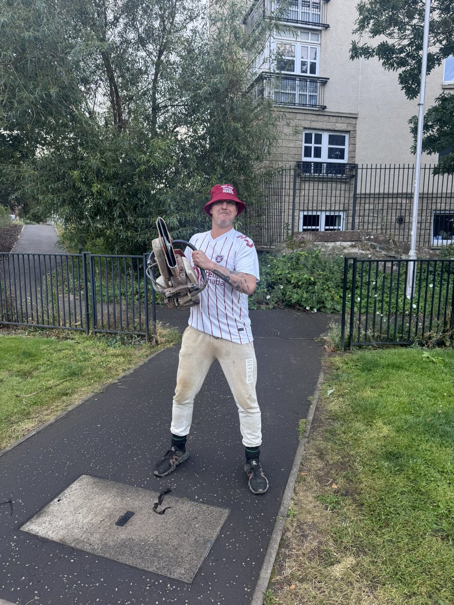 Working in leith today get it up ye’s 🇱🇻