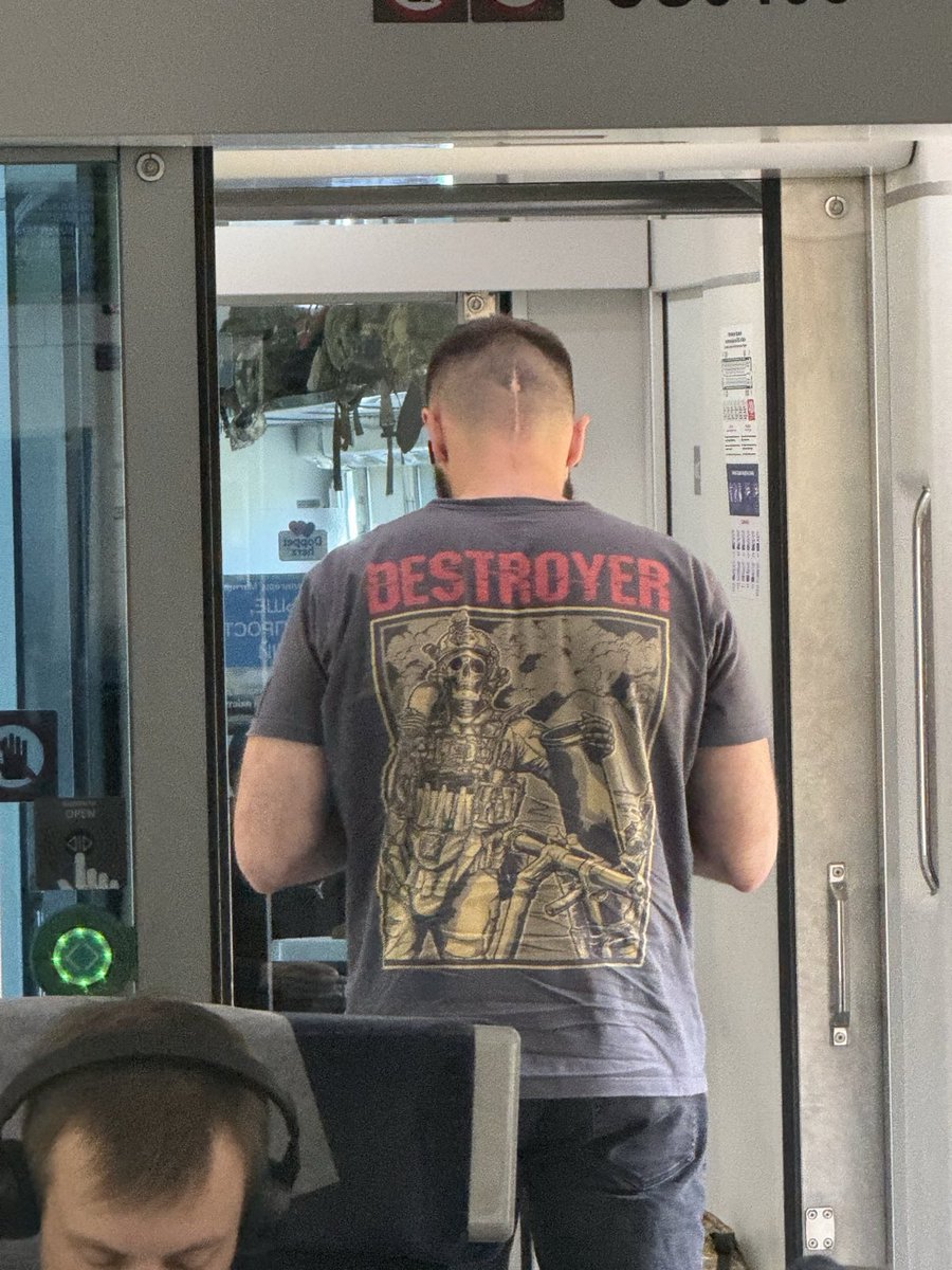 від папараці побратимів ніде не сховаєшся