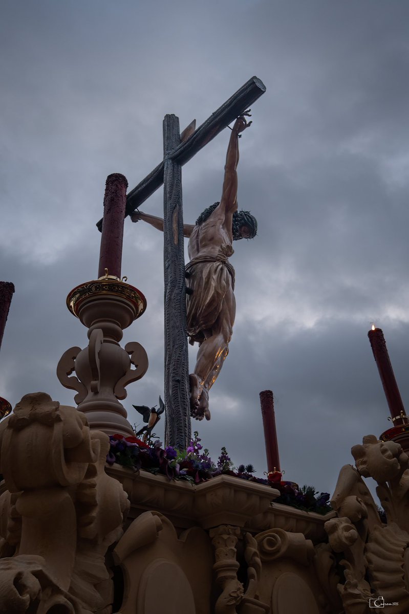 Hoy es Viernes.

#CofradiasMLG
#DelBarrioparaelBarrio