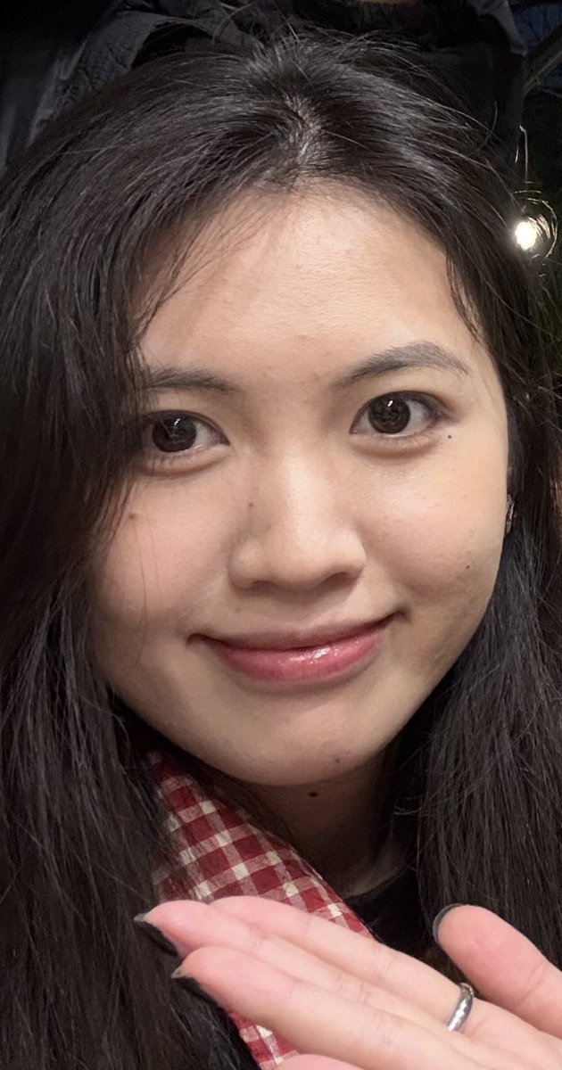 【骚货自曝】25岁的骚货过来自曝，喜欢被颜射，喜欢被陌生人羞辱评价，会看评论区！留言她会挑喜欢的回复！可以私信留下合照射屏