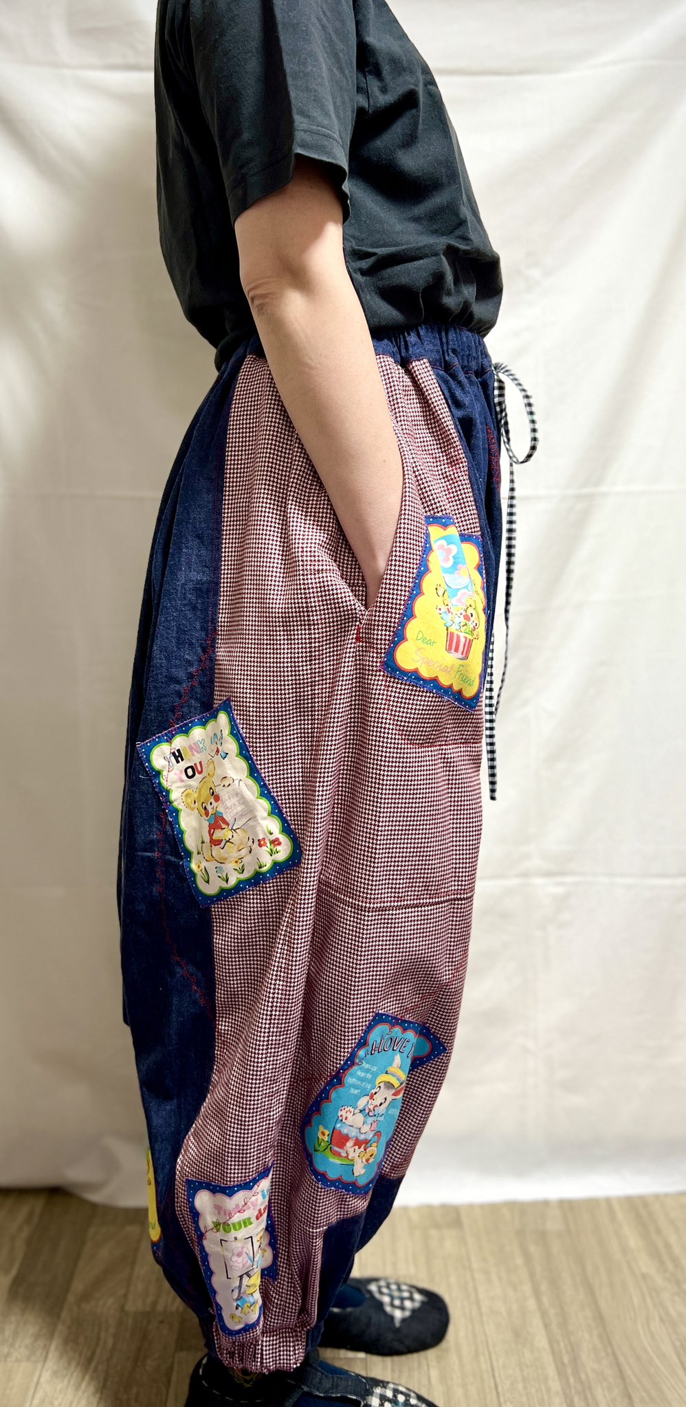 ハンドメイド❇大きめビンテージ❇レトロアニマルパッチワークマットと巾着セット ハンドメイド❇大きめビンテージ❇レトロアニマルパッチワーク