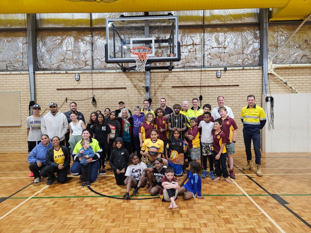 🤝  IN THE COMMUNITY 🤝 

$GMD &amp; Shire of Leonora were honoured to welcome Hon David Michael MLA &amp; Ali Kent MLA to outline a shared vision for sustainable growth in the region.

This special occasion also marked signing of a Community Development Agreement between us &amp; the Shire