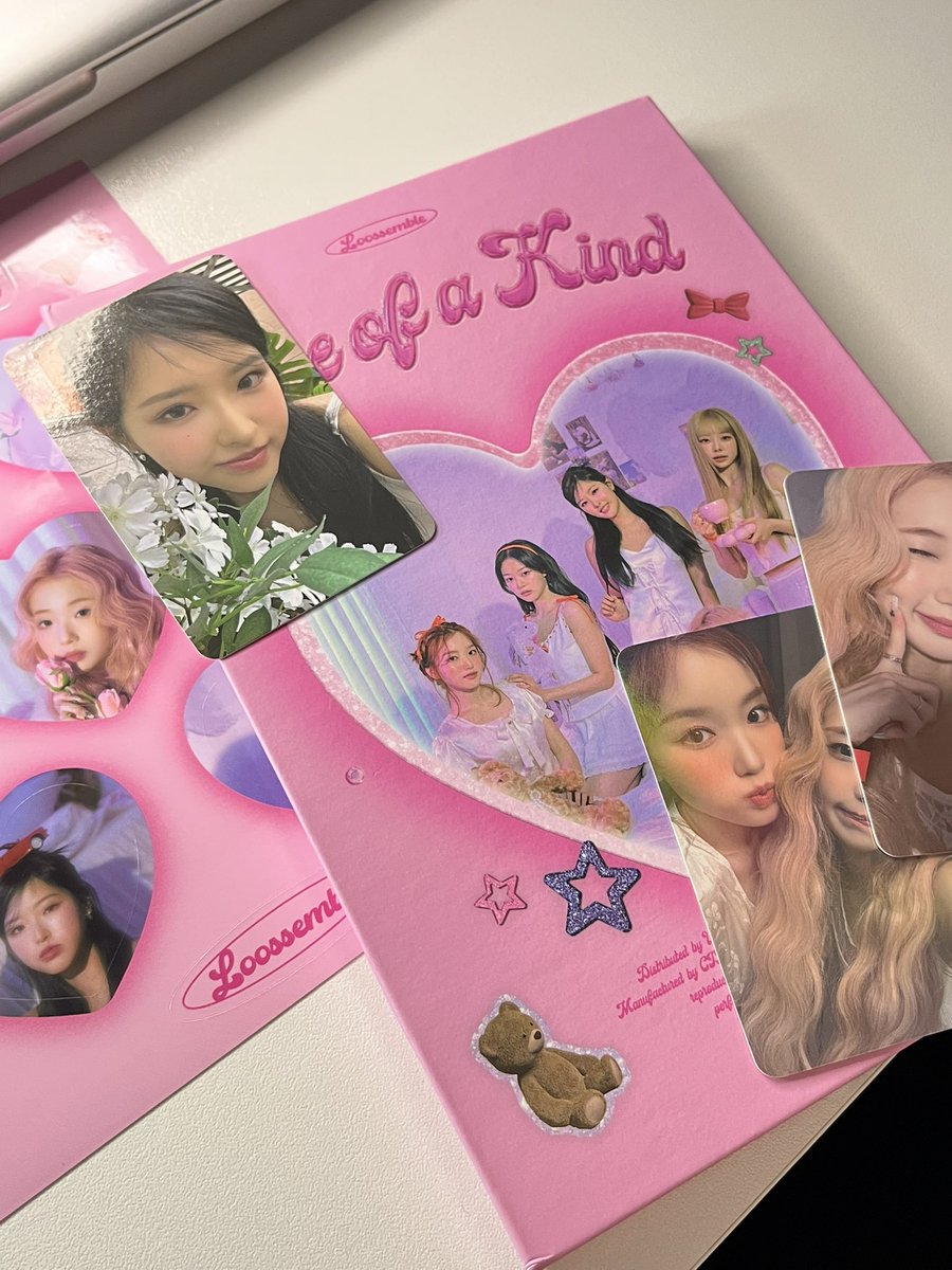 chyevs's tweet image. ABRI MEU PRIMEIRO ÁLBUM E VEIO HYEJU 🎉🎉🎉🎉🎉🎉