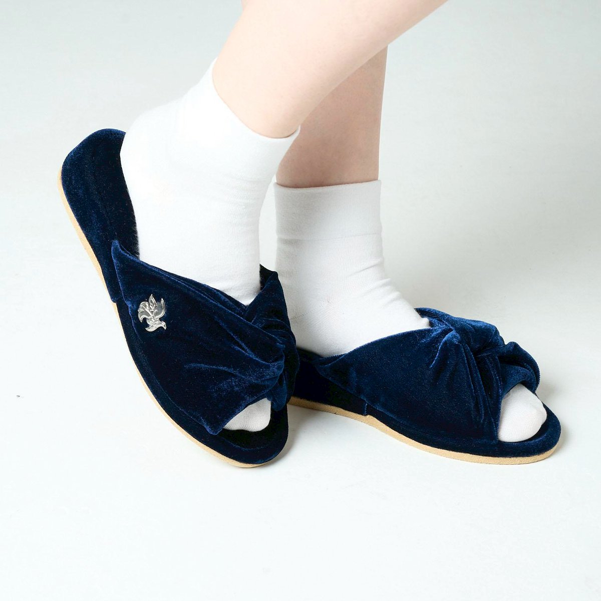 魔法使いの約束オンラインアパレルくじ発売中🪄】 ✨A賞ルームシューズ