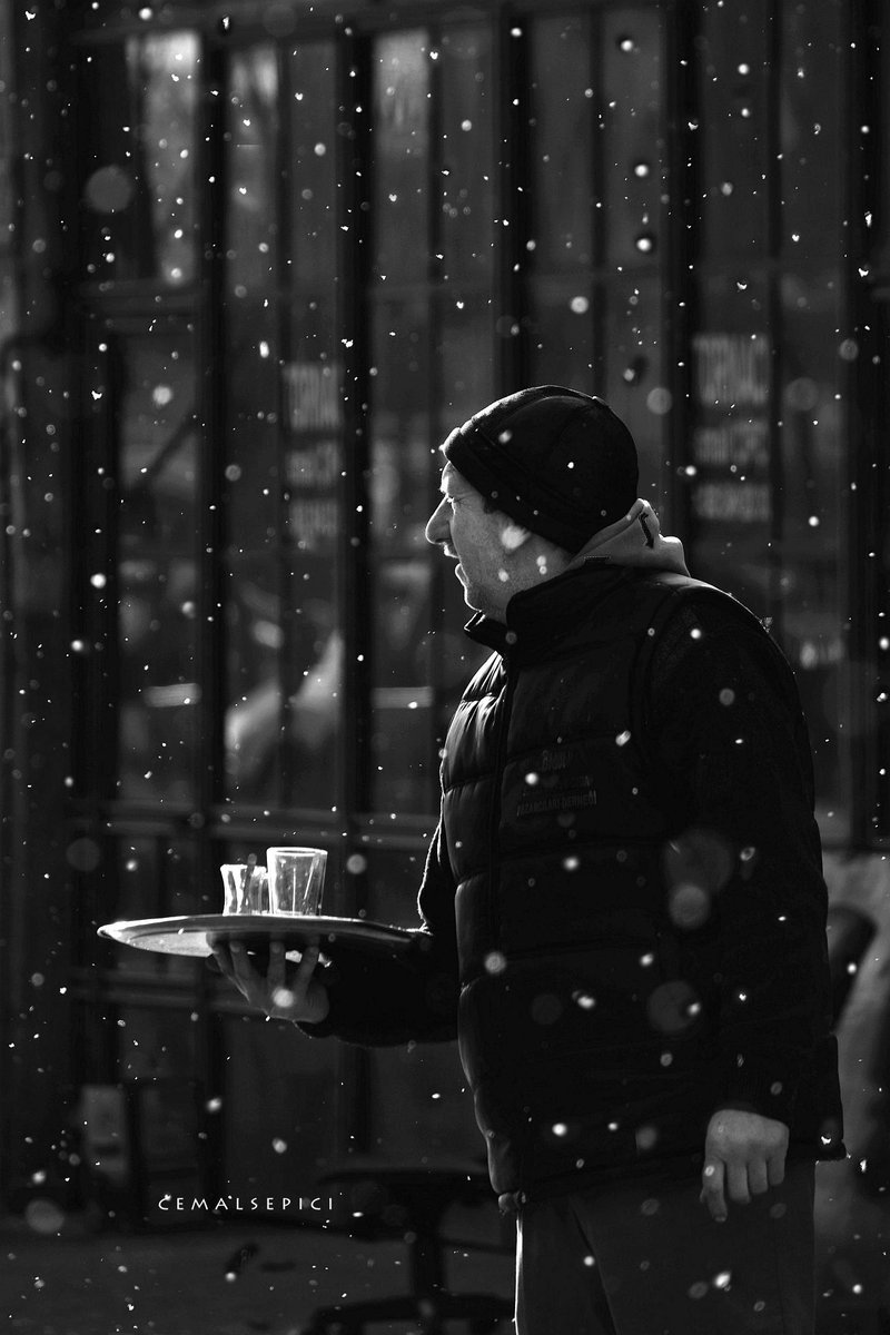 cemalsepici's tweet image. Fazladan alınan bir sipariştir hevesimiz
Çünkü eve gidecek ekmektir derdimiz..

#cemalsepici #biga #igers #bnw_zone #bw_shotz #myfeatureshoot #eyeshotmag #shootermag #hcsc_street #lensculturestreets #balcknussmag #streetscape #streetdreamsmag #streets_storytelling #bwphotography