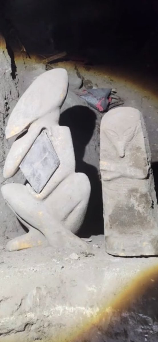 mario1973p's tweet photo. 🪏🏺👽🛸📸📺👀🧐🤔

https://t.co/oPcJgJFpJR

@aliencarvings : “ 2023-12-6
Moral of the story, keep an open mind.
Ive been quick to assume instinctually.
This was deception. #allseeing #eyeofhorus #unearthingstories #viralvideo #ojuelosdejalisco
#alientoc #theblindsideofhumanorigin
#anunnakihistory #viralvideostiktok #buriedtreasure #fyp #tulahidalgo
#anunnaki  “