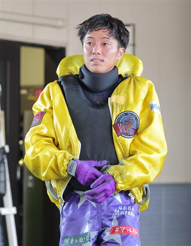 ボートレース若松
【ＳＧ第７１回メモリアル】４日目
得点率６・４０で予選を終えた丸野一樹選手。
１走目（初日８Ｒ）は１マークで転覆艇に乗り上げる不利がありました。