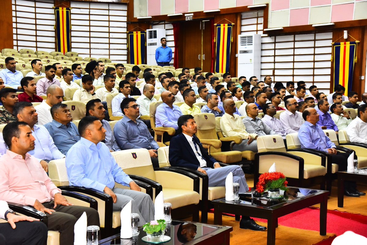 Lt Gen Rajiv Kumar Sahni, AVSM, VSM, Director General Information Systems #DGIS #IndianArmy delivered an enlightening lecture for all the officers of #MCEME on “Use of #AI in Defence Legacy Systems” today (28 Aug 2025). The session brought out the transformative role of