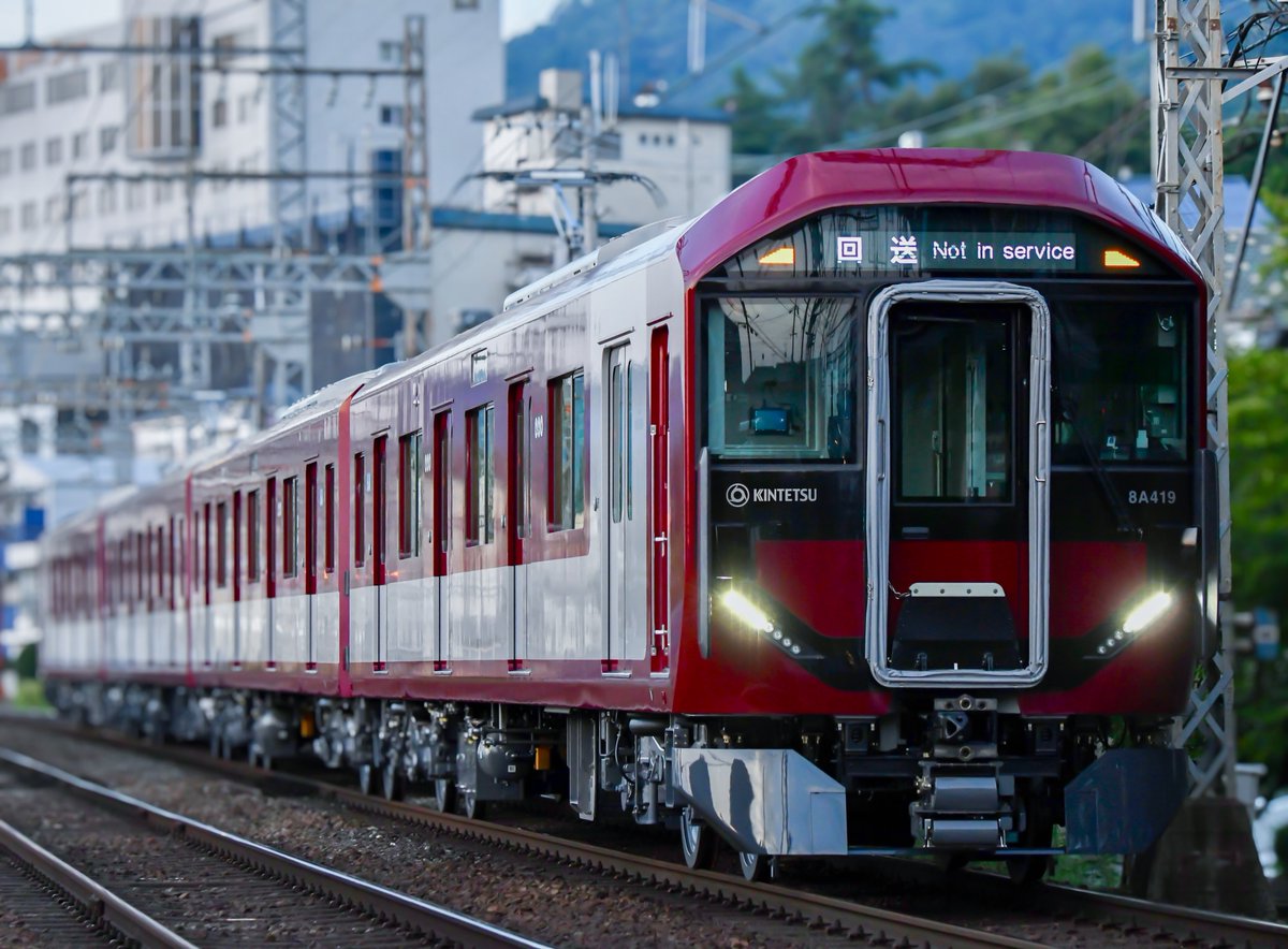 2025/08/29
近鉄8A系8A19   東花園配属回送

8A21以降はトイレが付くみたいなので楽しみですね。