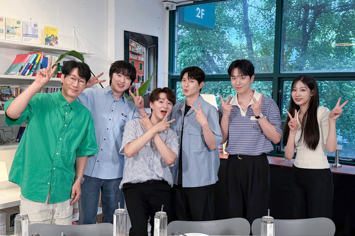 with. 지석진님💚, 러블리즈 예인님🩷