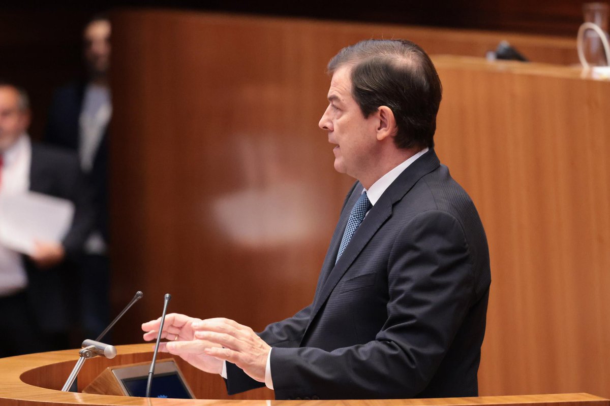 Ni ruido ni confrontación.Gestión, coordinación y apoyo a los vecinos: esa es la ocupación del PPCyL.

En el Pleno de las Cortes, junto a <a href="/alferma1/">Alfonso F. Mañueco</a> quien explica las medidas de la Junta para dar respuesta a los graves incendios que tanto daño han hecho a Palencia este verano.