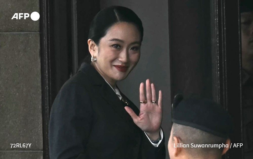 The nine-judge panel ruled that Paetongtarn Shinawatra had not upheld the ethical standards required of a prime minister and removed her from office, pushing Thailand to the brink of political crisis. 
u.afp.com/SA27