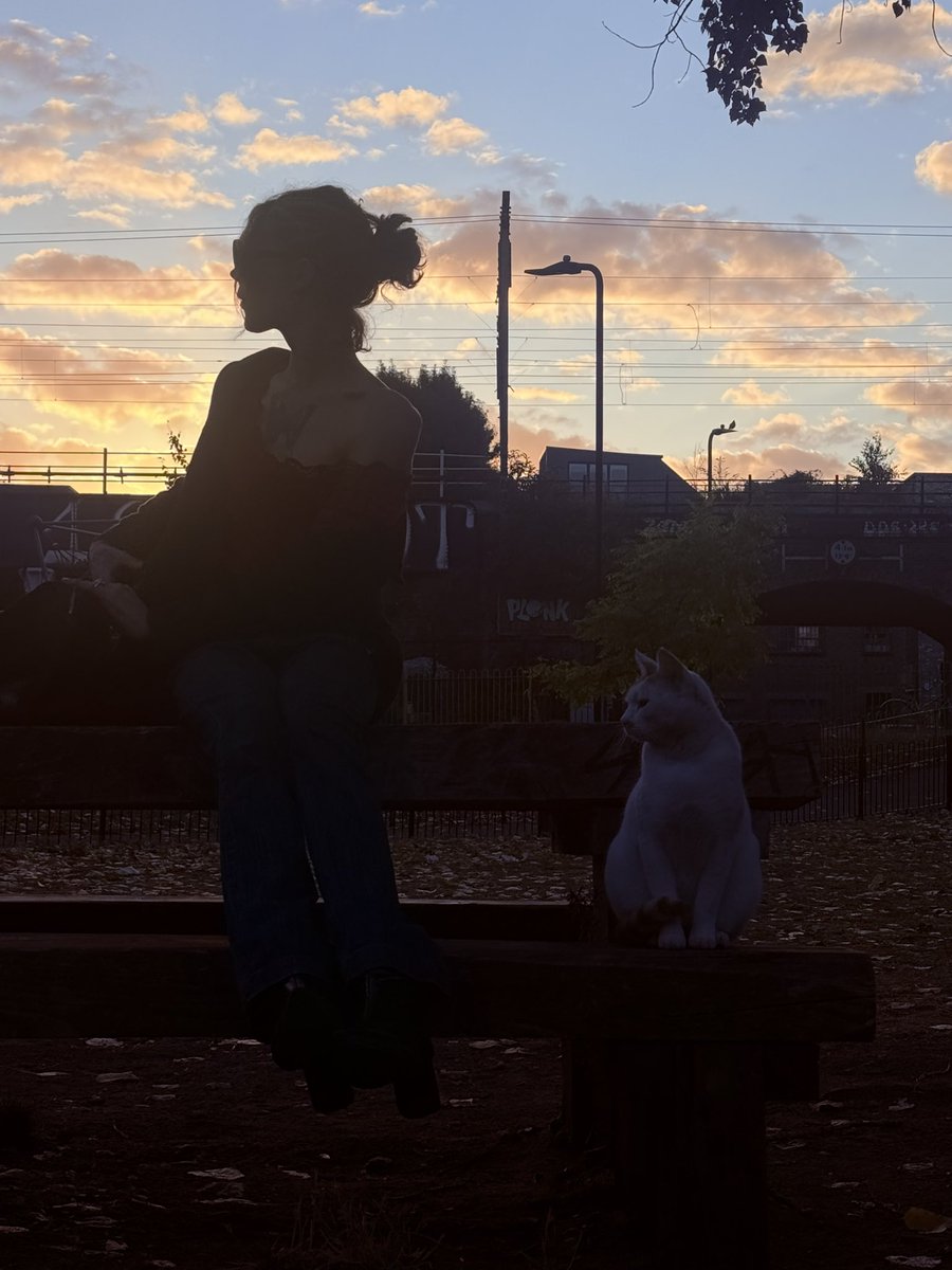 lola (lou) tweet media