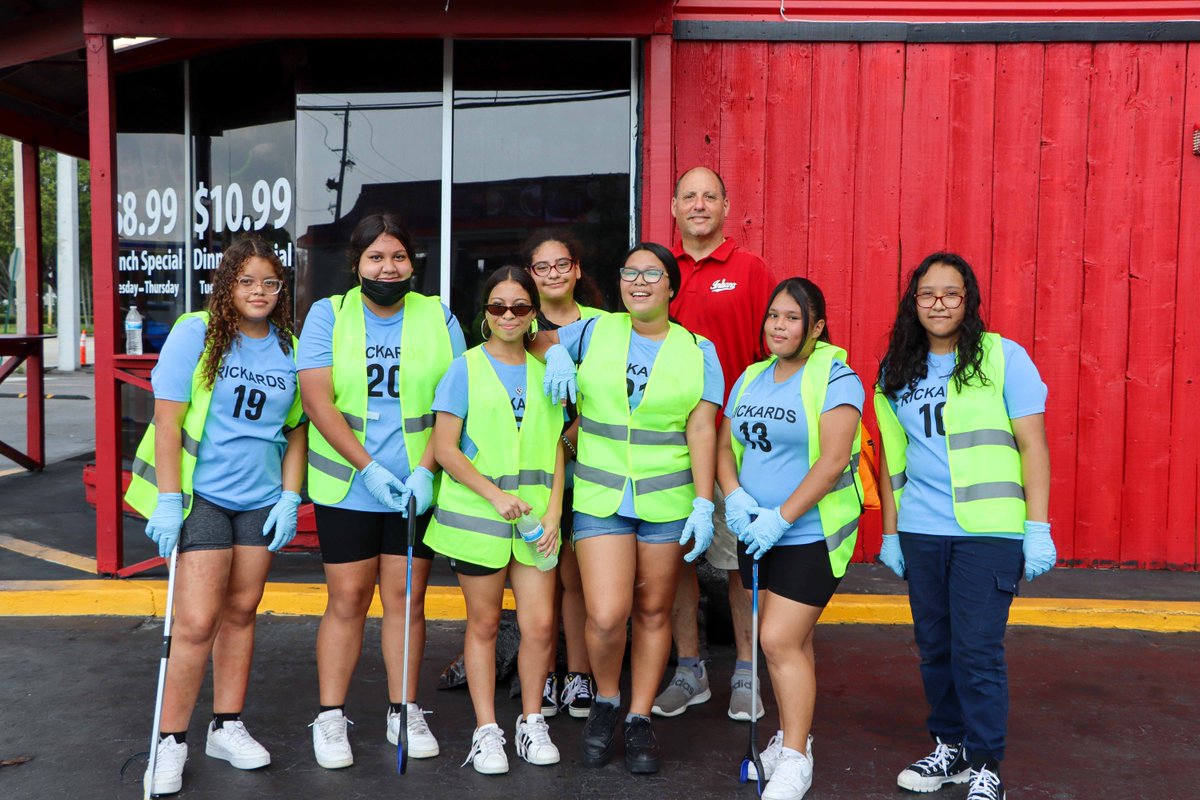 CityOaklandPark's tweet image. 🌟 Oakland Park, let’s show our neighborly spirit! 
Join us 9/6 for Neighbor Day  -  a day of volunteerism &amp;amp; community pride!
Make a difference in just a few hours
📍Details &amp;amp; sign-up: stevenm@oaklandparkfl.gov | 954-630-4494

#OaklandPark #GoodNeighborDay #Volunteer