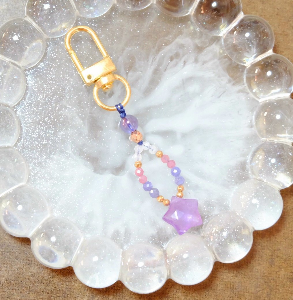 RiranAccessory's tweet photo. カワァァァァァー✩.*˚
星型の石はアメジストだよー💕

好きな石をこれでもか！くらいに盛り込んだ(*´꒳`*)

 #���然石アクセサリー
 #天然石
 #ハンドメイドアクセサリー
 #minne https://t.co/uLUl29DpJv