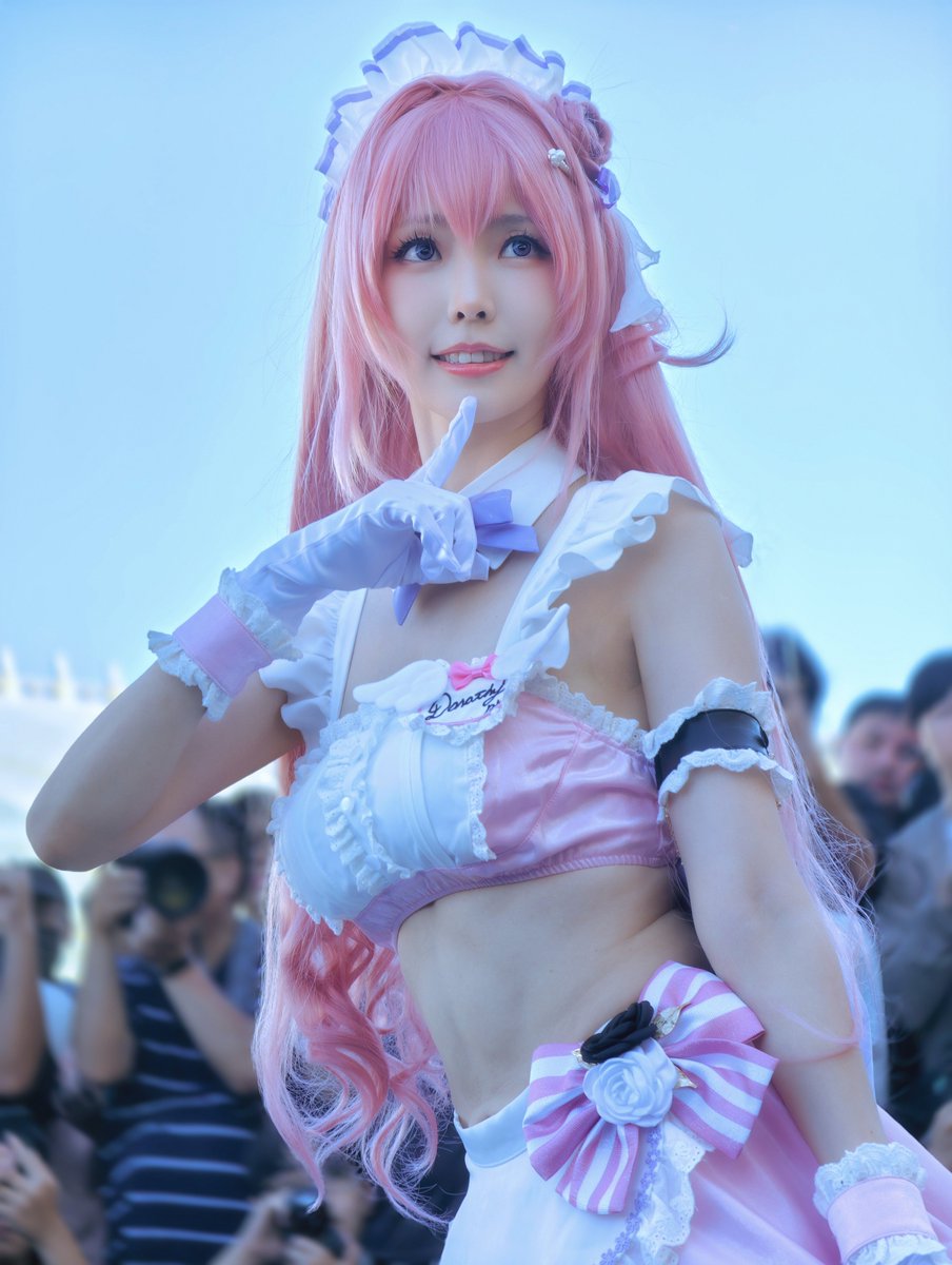 VerbeBuster's tweet image. FFに何度も参加して、ついに広場でElyを撮影できた。会場内では、今のスマホの撮影性能がどれほどすごいかをElyに知ってもらえた😀

#Ely
#FF
#FF45