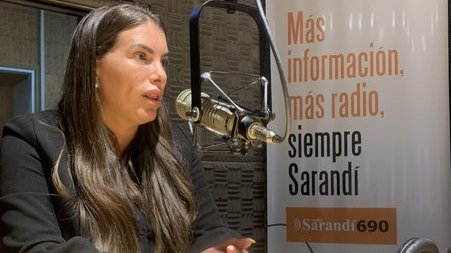 Sarandí 690 (@radiosarandi690) on Twitter photo AHORA | #InformativoSarandí con <a href="/aldo_silva12/">Aldo Silva Alfonso</a> <a href="/Gabrielhpereyra/">Gabriel Pereyra</a> <a href="/JavierPastoriz1/">Javier Pastoriza</a> <a href="/Roberto_Moar/">Roberto Moar</a> #GuillermoRamis <a href="/MartinRiveiro92/">Martín Riveiro</a> y <a href="/juanomanuelopez/">Juan Manuel López Garretano</a>
🎙️8:30 entrevista a la abogada Agustina Pérez experta en nuevas tecnologías.
🔴También podes seguirnos en YooTube: AHORA | #InformativoSarandí con <a href="/aldo_silva12/">Aldo Silva Alfonso</a> <a href="/Gabrielhpereyra/">Gabriel Pereyra</a> <a href="/JavierPastoriz1/">Javier Pastoriza</a> <a href="/Roberto_Moar/">Roberto Moar</a> #GuillermoRamis <a href="/MartinRiveiro92/">Martín Riveiro</a> y <a href="/juanomanuelopez/">Juan Manuel López Garretano</a>
🎙️8:30 entrevista a la abogada Agustina Pérez experta en nuevas tecnologías.
🔴También podes seguirnos en YooTube: