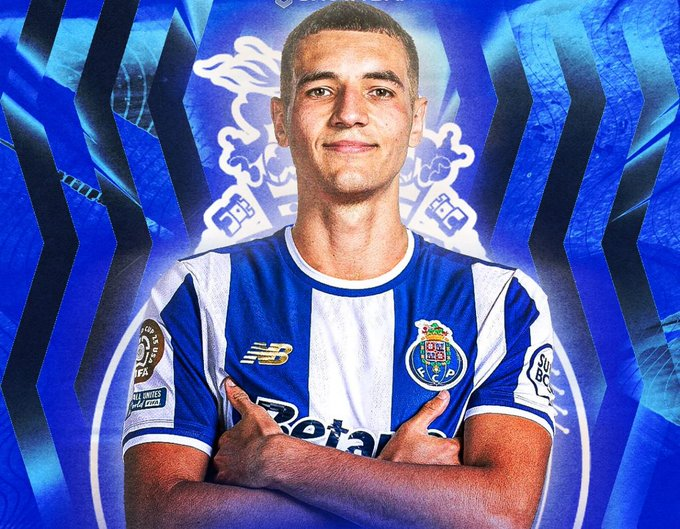 Arsenalpremiumn's tweet photo. 🚨 BREAKING: Porto reach agreement with Arsenal to sign Jakub Kiwior 🤝

Personal terms in place for Kiwior to join Porto in a deal worth a guaranteed €25m, max €27m 💰 https://t.co/6FNMAvqNJH