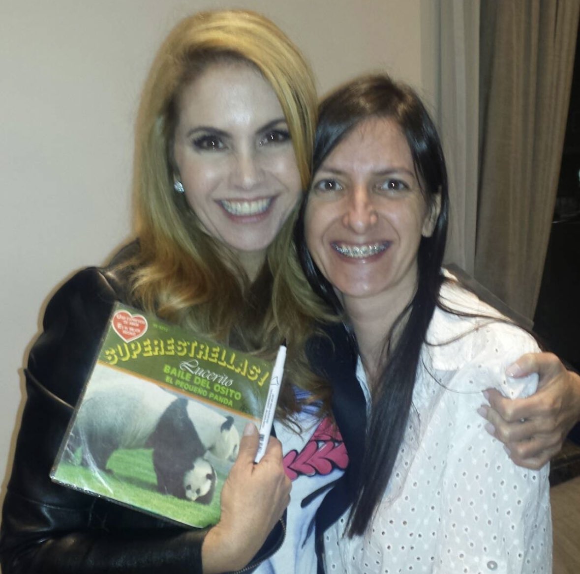 FELIZ CUMPLE LUCERO ❤️
Amor da minha vida, Deus foi muito generoso com a gente te colocando aqui. Não me canso de repetir o quanto você é maravilhosa. Que seu dia seja lindo e sua vida repleta de saúde e alegrias! 
Amo tudo em você! #FelizCumpleLucero