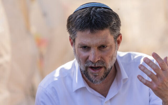 🇵🇸🇮🇱 "A Gaza, per me li potete mettere sotto assedio. Niente acqua, cibo o elettricità. Dovranno scegliere tra arrendersi o morire di fame".

Bezalel Smotrich, ministro del governo Netanyahu, agosto 2025.