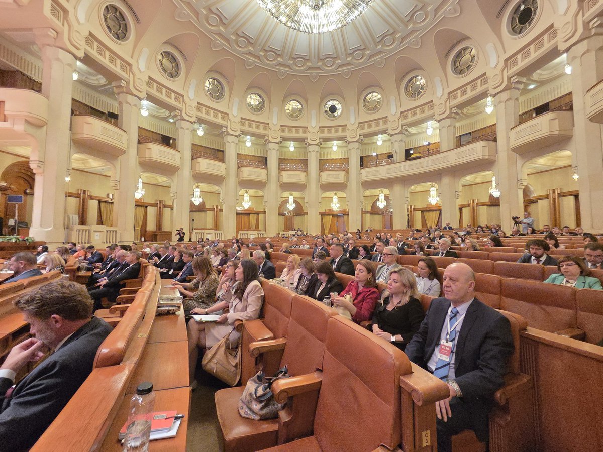 This year's gathering of 🇷🇴 heads of diplomatic missions &amp; discussions with top leaders from politics, business, allies, NATO&amp; EU principals offered particular substance,guidance &amp; impetus for us to do our job with even more determination&amp;energy.
#RADR2025 
<a href="/MAERomania/">Ministry of Foreign Affairs of Romania 🇷🇴</a>
