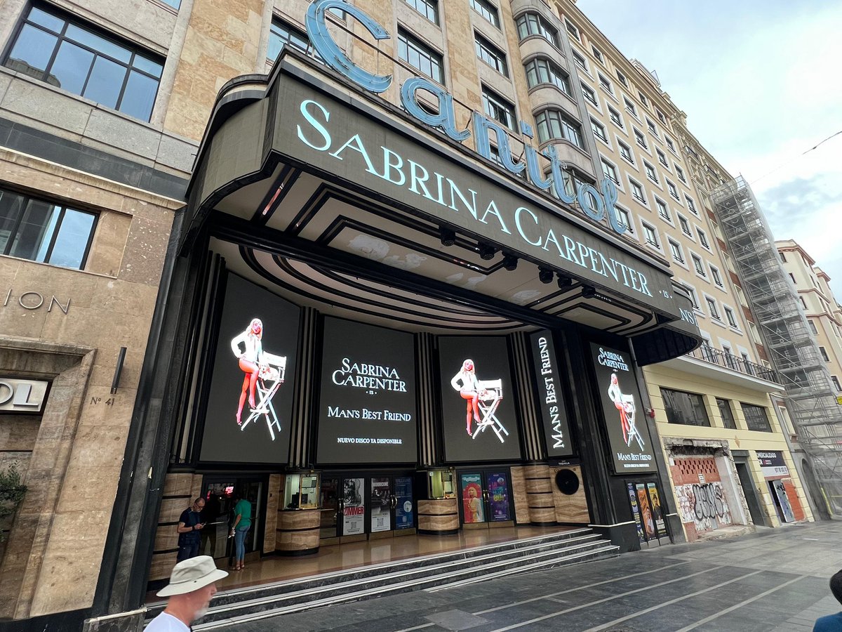 SabrinaCarpenSP's tweet image. Sabrina llena las calles de Madrid, España, por primera vez en su carrera gracias a la promoción de Man’s Best Friend 🐾🤯💘😭 @SabrinaAnnLynn