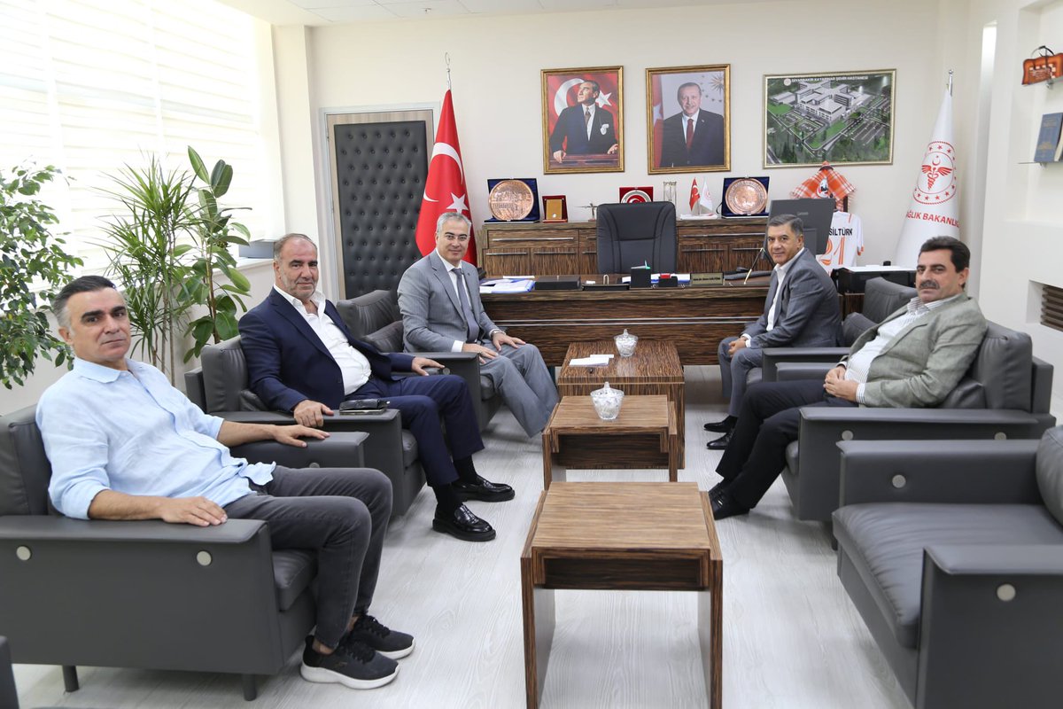 Diyarbakır İl Sağlık Müdürlüğüne atanan Uzm.Dr. Emre Asıltürk'ü makamında ziyaret ederek,hayırlı olsun dileklerinde bulunduk.