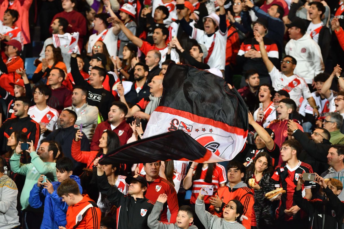 Yo soy de River
De River de corazón 
🤍❤️🤍