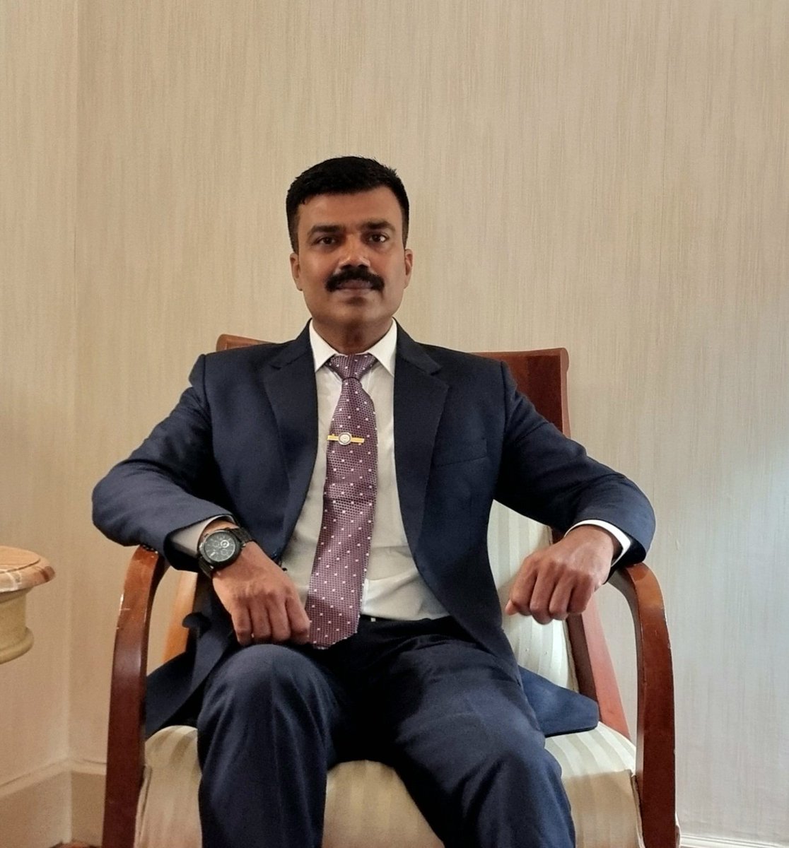 dhruman39's tweet image. When someone #Praises you a lot before the #audience and you not know how to #Respond to #compliments and #emotions !😃😃

#dhrumannimbale 
#IPS #police #policeofficer #presentation #work #policing #PolicingWithPurpose #contentingservice #servicewithpride