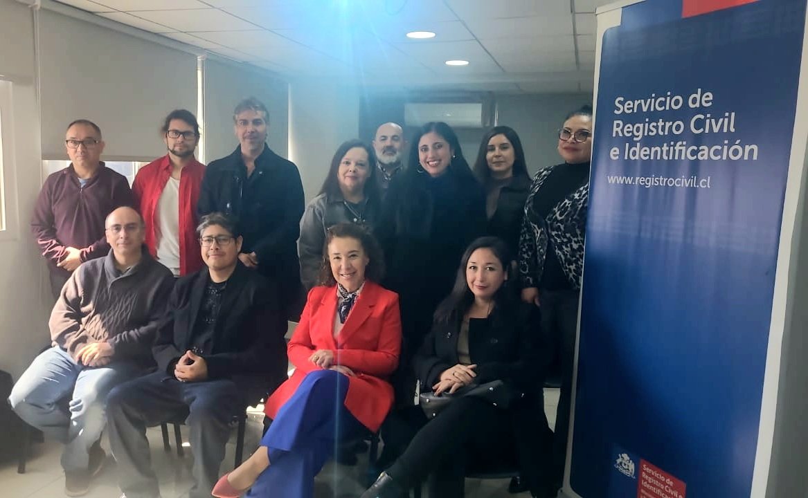 📢 Un cordial saludo entregó directora regional, Patricia Verdugo Sazo, a l@s  funcionari@s de oficinas y dirección regional que participaron en la capacitación 'Trabajo en Equipo',🤝 fortaleciendo así capacidades en los equipos de trabajo para mejor atención de los usuarios.👏
