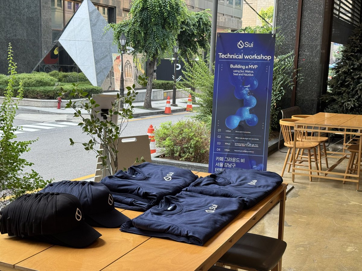 Orakle_KAIST's tweet photo. 📢 Orakle 7기 학회원 모집

KAIST 블록체인 학회 Orakle에서 7기 학회원을 모집합니다.
오라클은 '블록체인 기술의 대중화를 완성하다'라는 비전 아래,
기술 리서치 / 프로덕트 개발 / 연사 초청 세미나 등을 통해
국내외 블록체인 생태계에 기여해왔습니다.

특히, 2025년 상반기에는 Seoulana, Colosseum Breakout, Sui Overflow 해커톤에 여러 팀이 출전하여 총 $40,000 이상의 상금을 받는 쾌거를 이루었습니다.

Orakle에서는 다음과 같은 경험을 하실 수 있습니다.
- 연사 특강 & 참여형 실습 (업계 리더들과 함께하는 세션)
- 블록체인 리서치 & 프로덕트 빌딩 (팀 단위 프로젝트 진행)
- 국내외 블록체인 기업/재단 협업 경험
- 블록체인 해커톤 출전 및 창업 도전

📝 지원 안내
- 접수 기간: 8/30(토) 12:00 ~ 9/13(토) 23:59
- 서류 합격자 발표: 9/14(일) 18:00
- 상세 안내: https://t.co/HO7q1aP9U8
- 지원 링크: https://t.co/ZkTV2qqHQw

👉 블록체인을 단순한 투기의 수단이 아닌, 문제 해결을 위한 도구로 탐구하고 싶은 분들의 많은 지원 바랍니다.