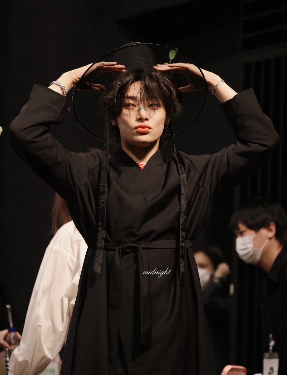 JEONGIN AS JINU ???