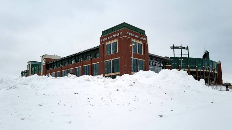 Después de hacer un análisis financiero del cambio entre los Cowboys y los Packers:

1. Micah Parsons se fue a vivir a Green Bay por $900k/anuales de aumento. 🤦‍♂️
2. Los Packers se quedarán sin 💵 en el tope salarial, y sin 1ª ronda por 2 años. Más les vale ganar ya. 😰