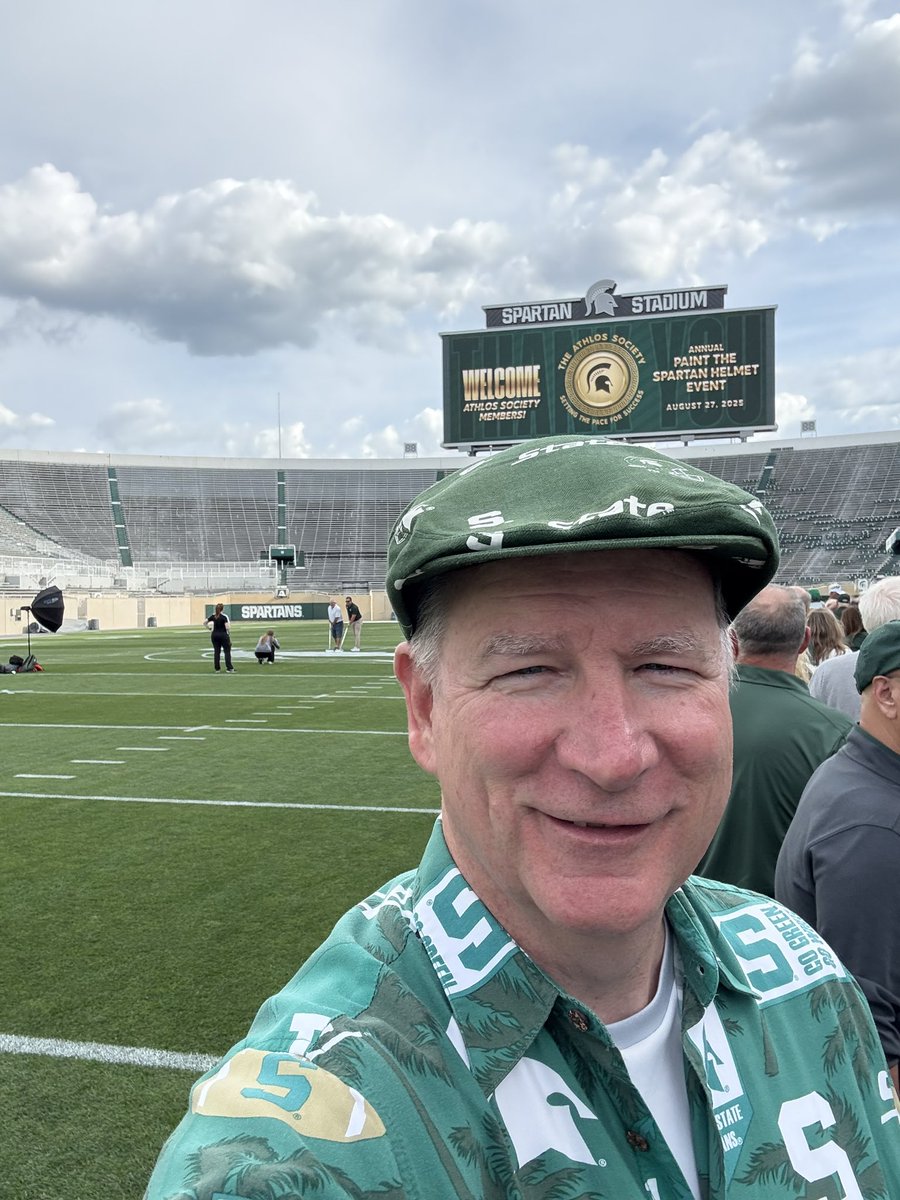 Sparty_Craig's tweet photo. @MSUGear @MSU_Football @Nike @CLCBrands @michiganstateu Go Green! Go White!  The Only Colors! https://t.co/TFQUNsHZqr