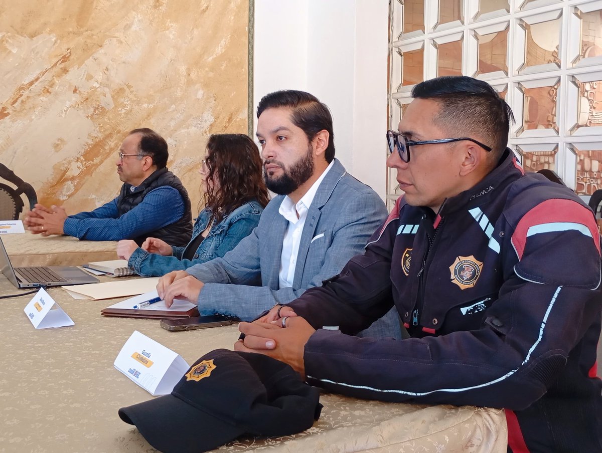 👉🏽Conformamos la Mesa de Seguridad para definir lineamientos que garanticen un inicio de clases seguro a los 132.904 estudiantes del Azuay.

Coordinamos acciones con instituciones competentes para establecer protocolos que brinden tranquilidad a las familias.

#ElNuevoEcuador 🇪🇨