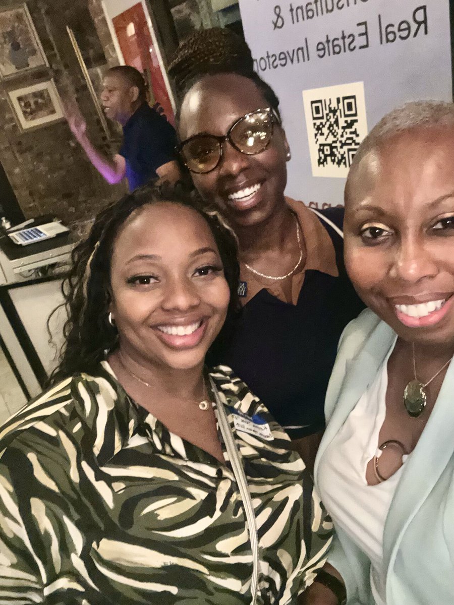 BLCDNYC's tweet image. Last night, Alexis McSween was honored to join Rashèedah (RB) Brown and the Greater Harlem Real Estate Chamber as a panelist, sharing her journey as a contractor, developer, and nonprofit founder. #HarlemRealEstate #Entrepreneurship #Community 

Read more: linkedin.com/posts/activity…