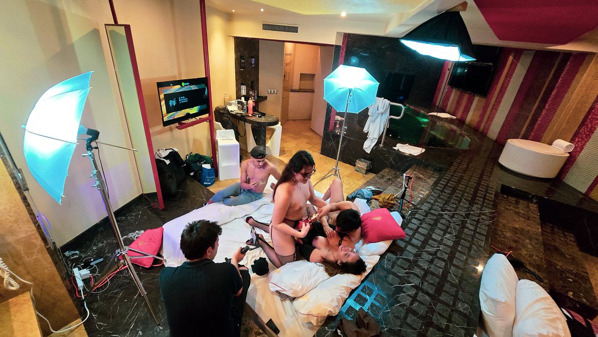 Erick_Verre's tweet image. Estamos Preparando algo mi gente, Atentos!!!🥵

📽 : @firuart 
📸 : Verre
Colaboración con 📸 : @BirriAlan

🌟 @mexican_milf_
🌟 @soy_sor_
🌟 @23Gassw