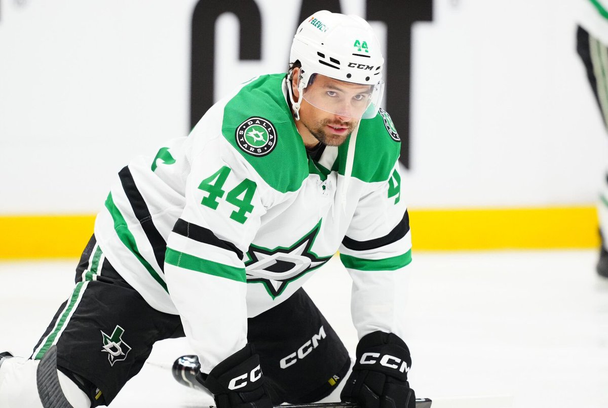 DallasStarsDDH's tweet photo. What a rough year for Dallas teams losing star players 
#TexasHockey #MFFL #DallasCowboys https://t.co/0iBReL2uMn